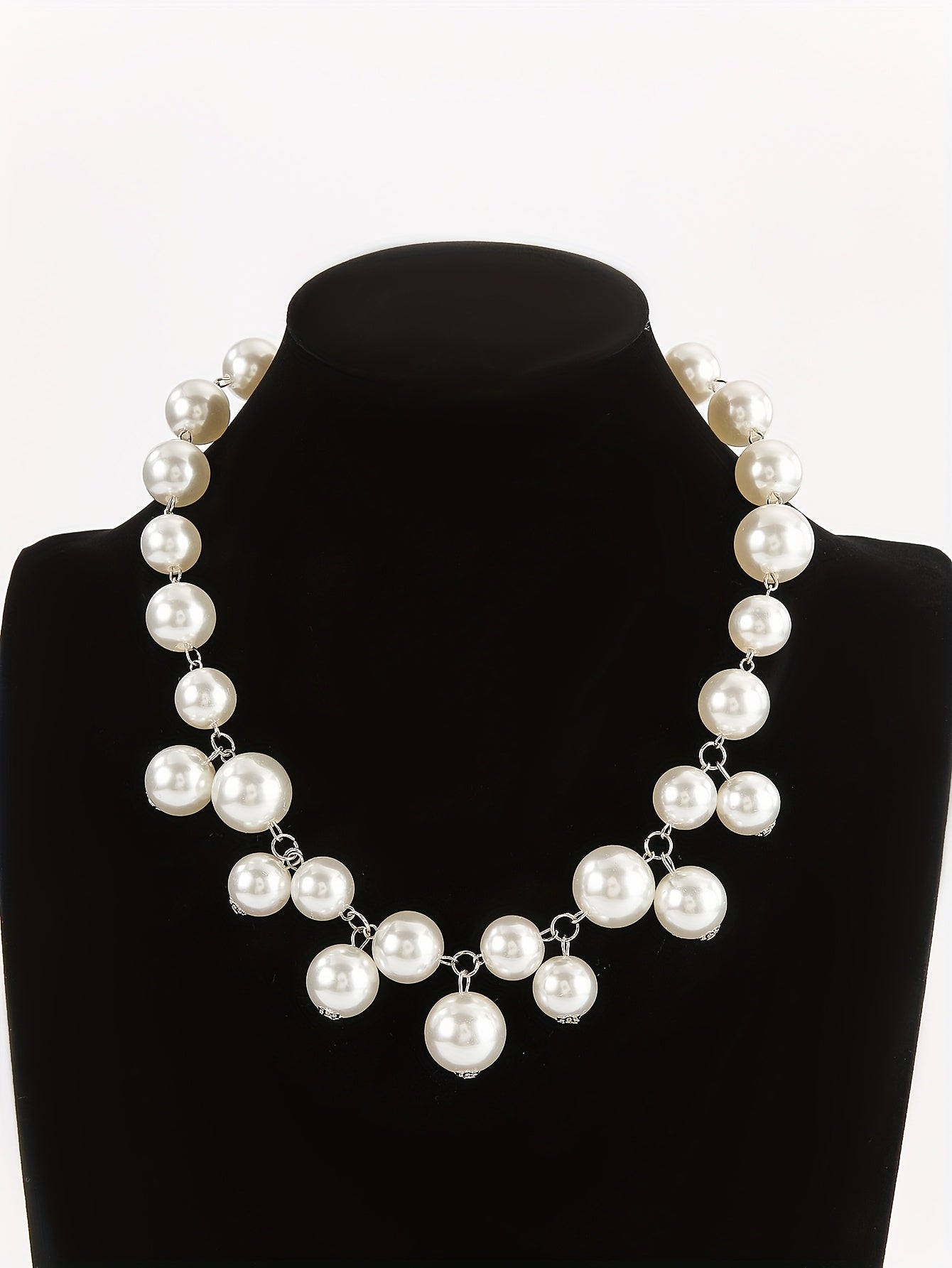Elegant French-Inspired Faux Pearl Beaded Necklace