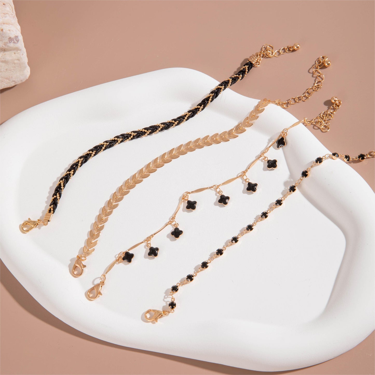 4-Piece Black Chain Bracelet Set – Hip Hop Style Zinc Alloy Thin Hand Chain Bracelets for Women, Trendy Jewelry Collection