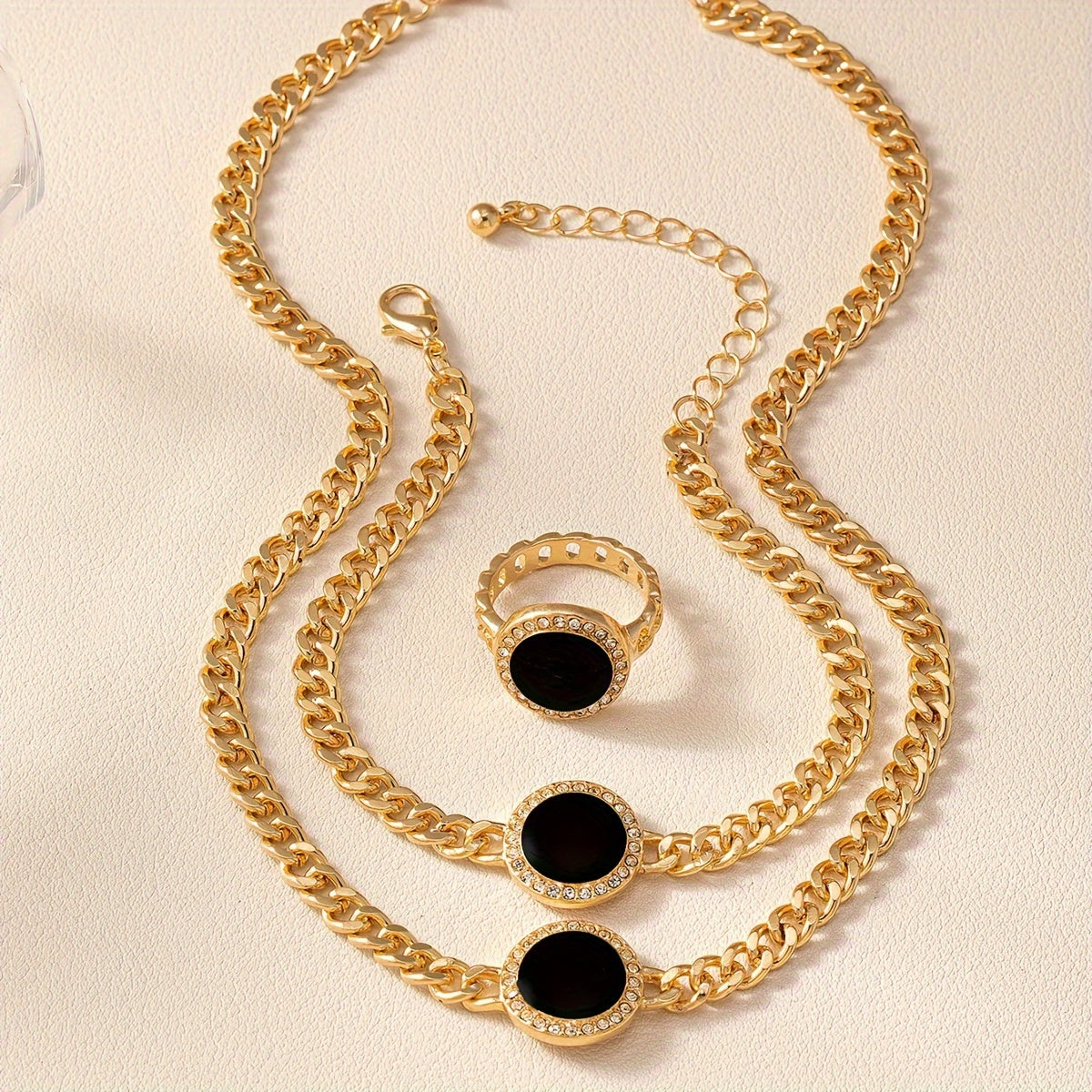 Simple and elegant black round necklace set