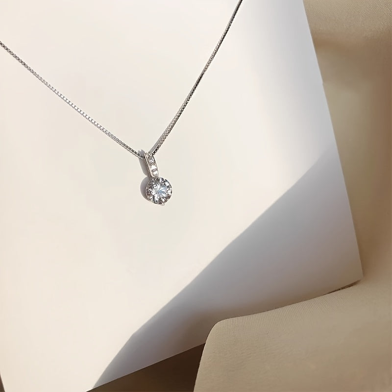 A Stylish And Luxurious Zirconia Necklace