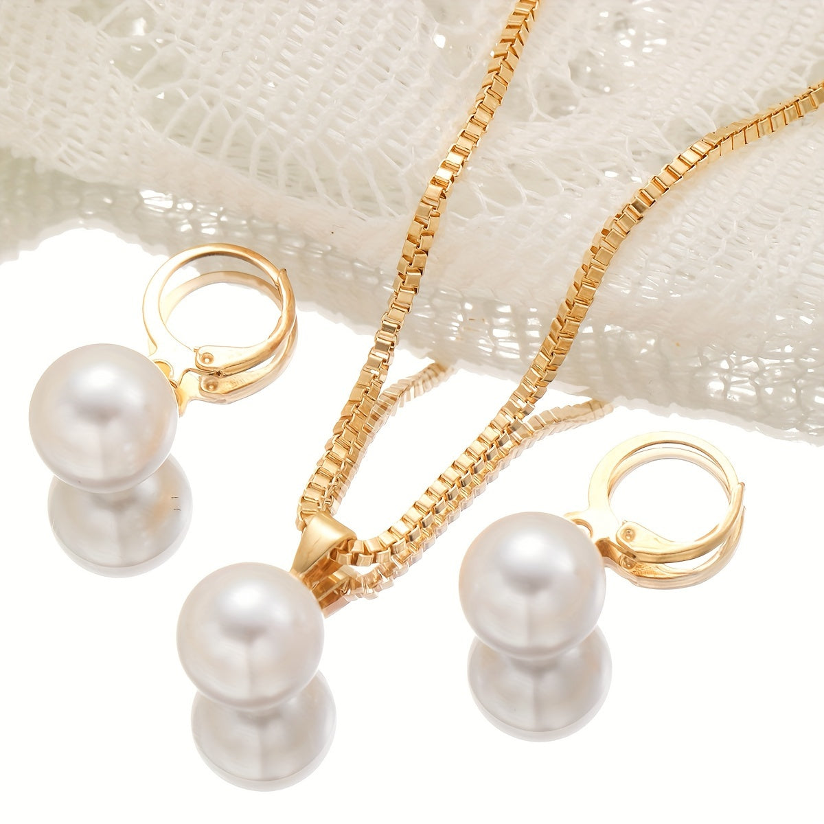 Simple Elegant Golden Faux Pearl Necklace