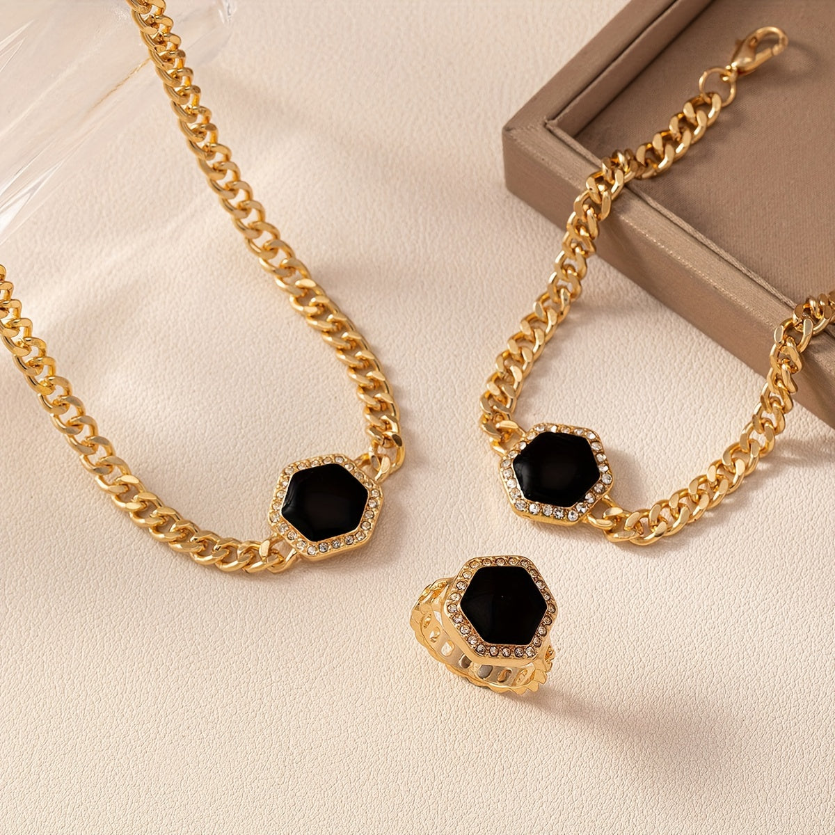 Simple Temperament Black Hexagon Pendant Necklace