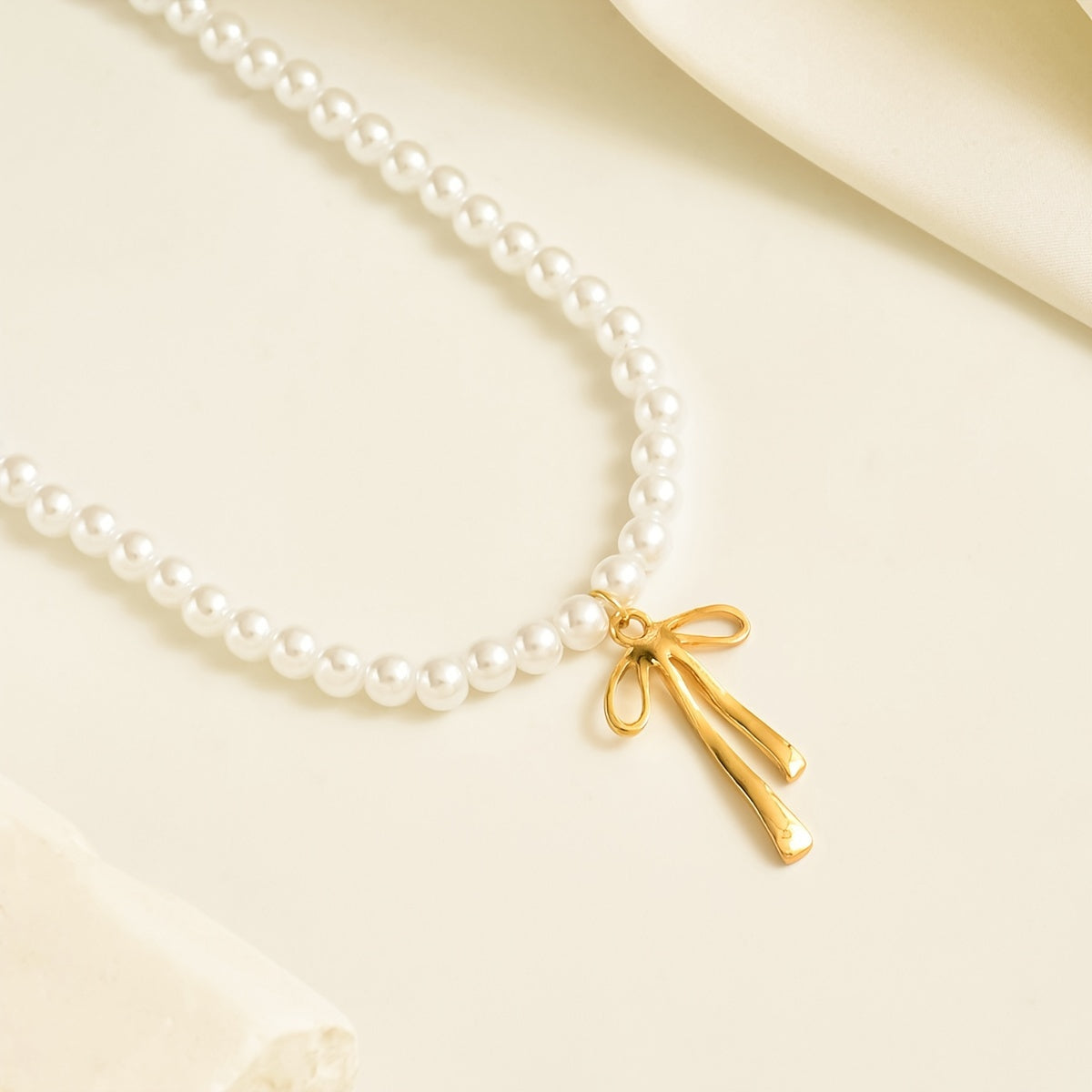 Elegant Simple Bowknot Pearl Pendant Necklace