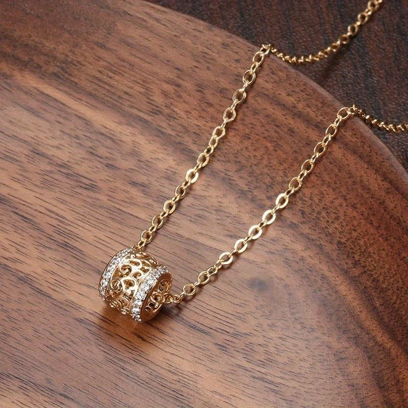 Exquisite Fashion Hollow Circle Gold Necklace