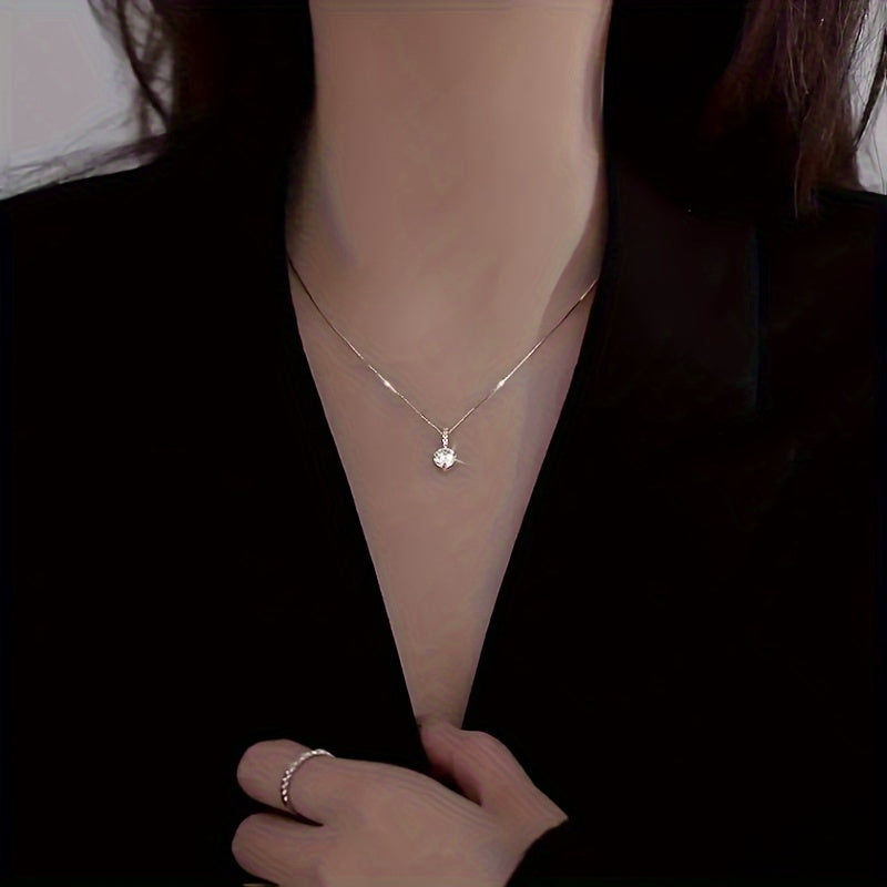 A Stylish And Luxurious Zirconia Necklace