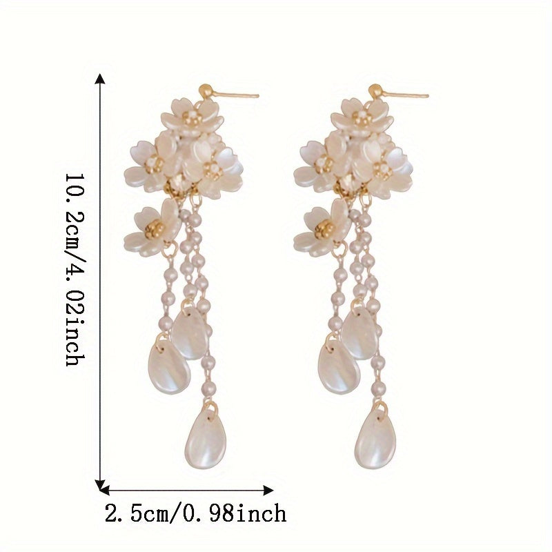 Exquisite White Flower Design Dangle Earrings