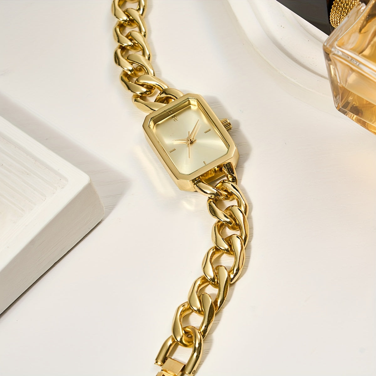 Stylish Women's Quartz Watch