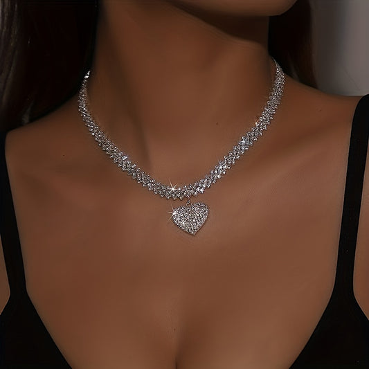 Light Luxury Rhinestone Chain Sparking Pendant Necklace