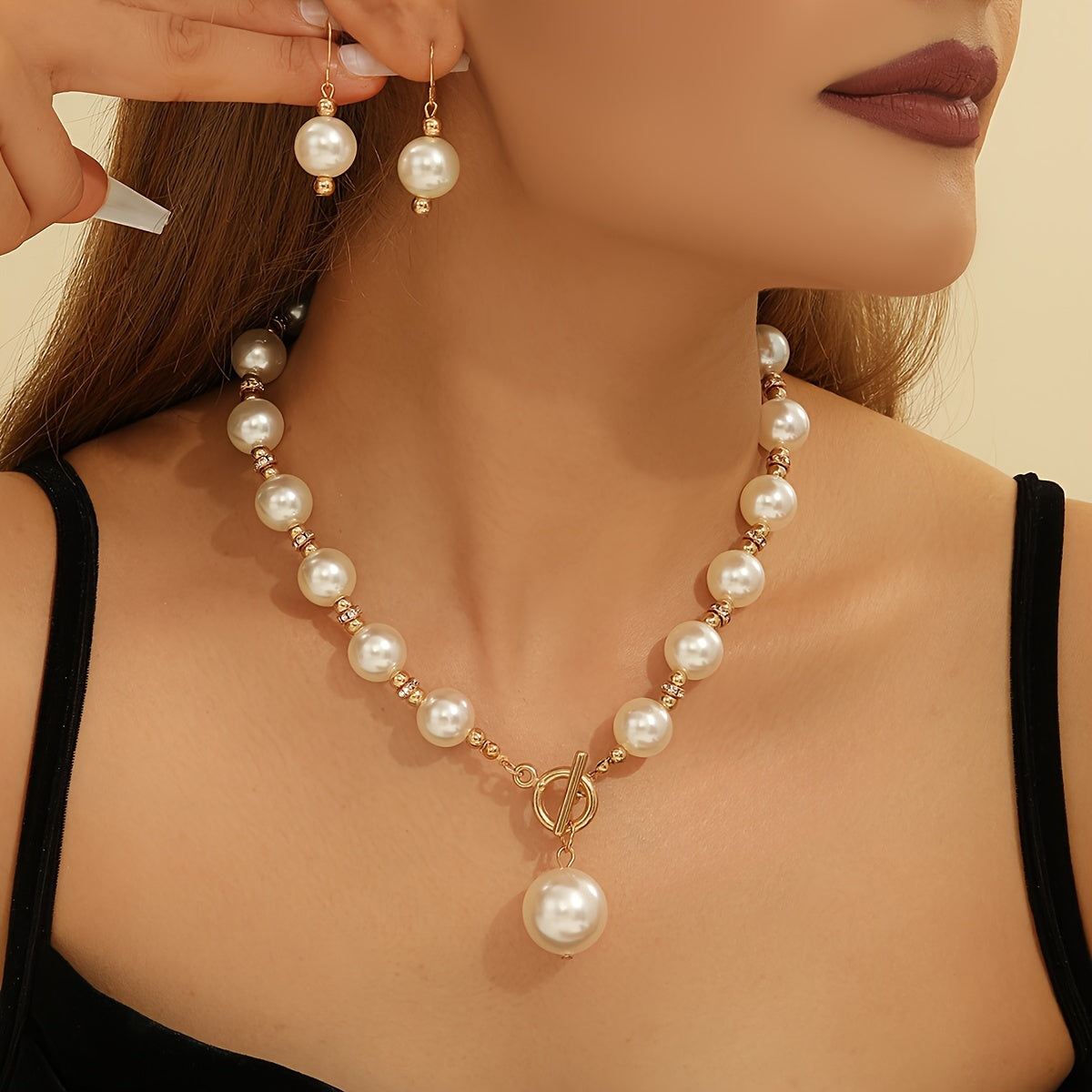 Faux Pearl Decor Necklace