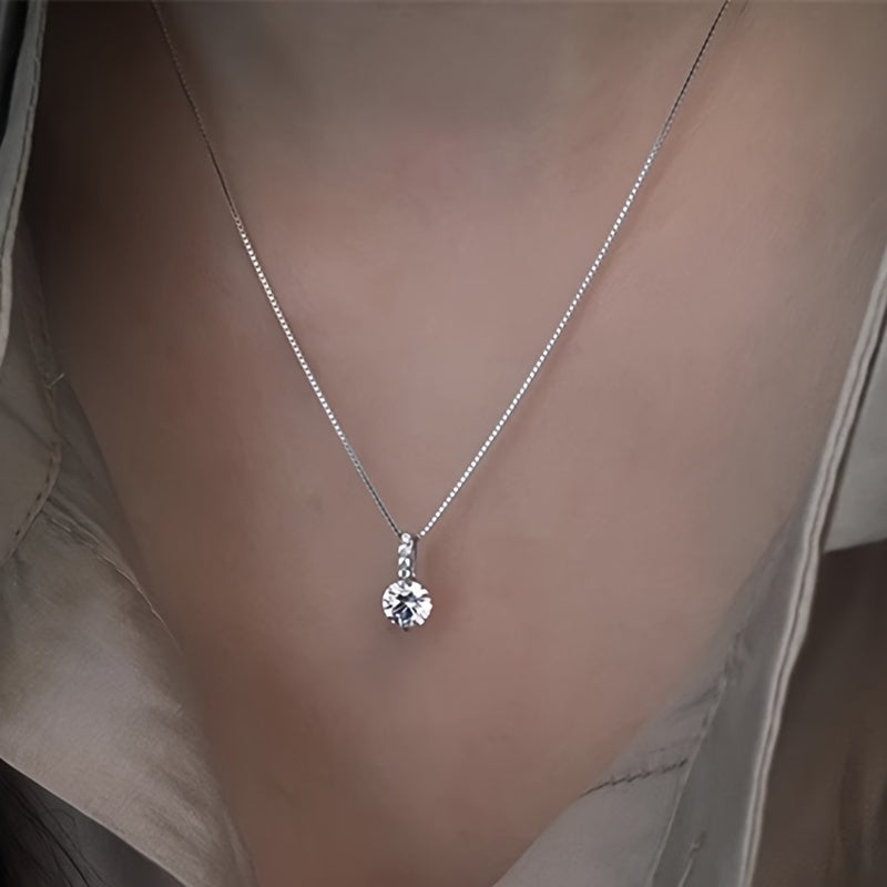 A Stylish And Luxurious Zirconia Necklace