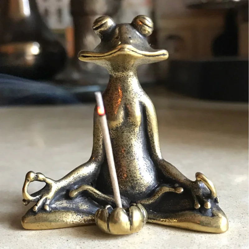 Retro Brass Frog Statue Incense Burner