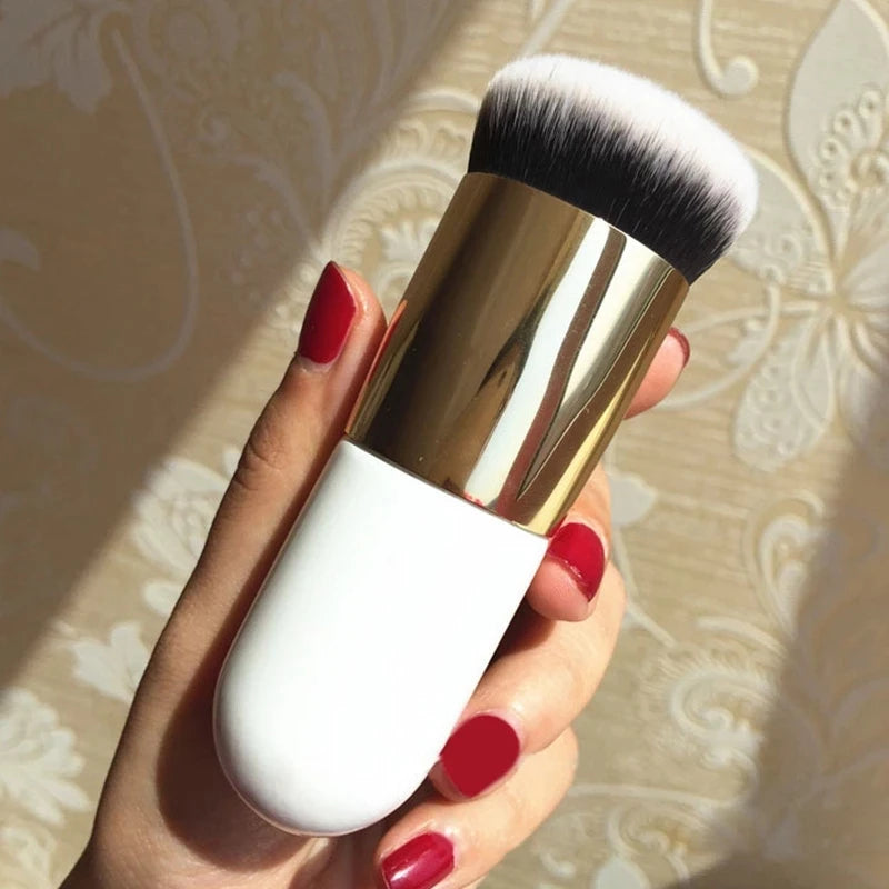 Flat Cream Makeup Brush - Chic Foundation & Highlighter