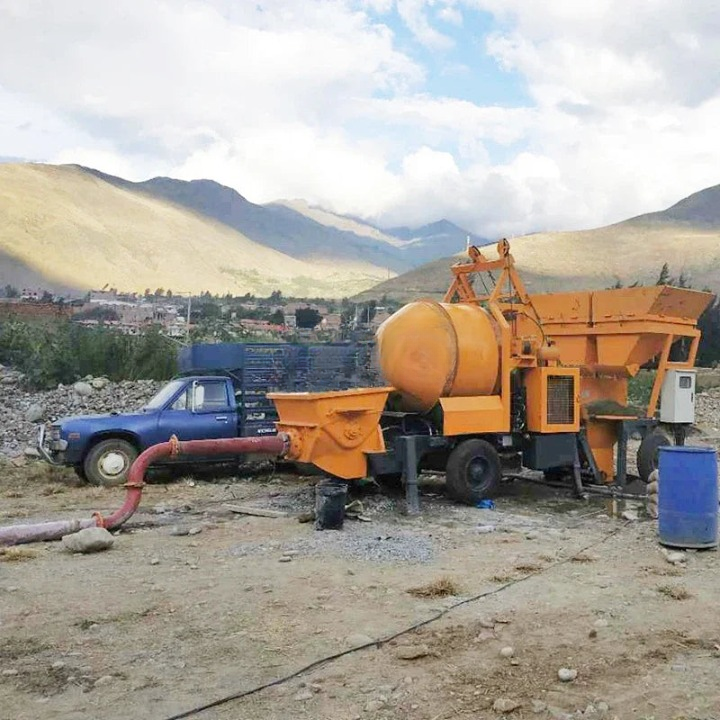 Portable Trailer-Mounted Concrete Mixer with Pump