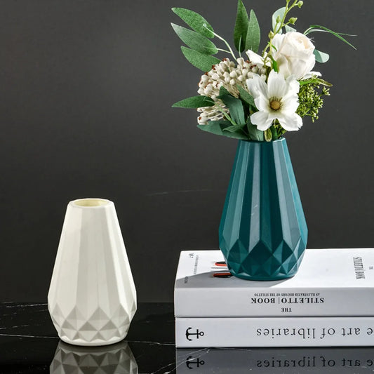 Diamond-Shaped Plastic Flower Vase: Nordic Modern Elegance