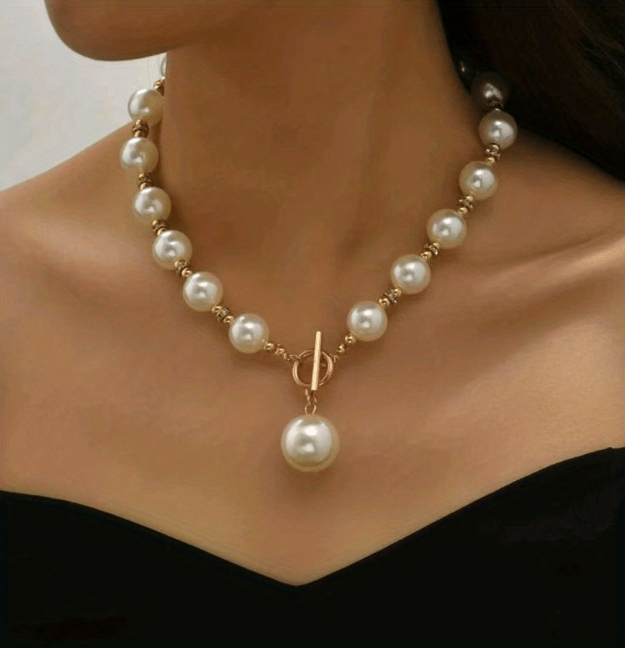 Faux Pearl Decor Necklace