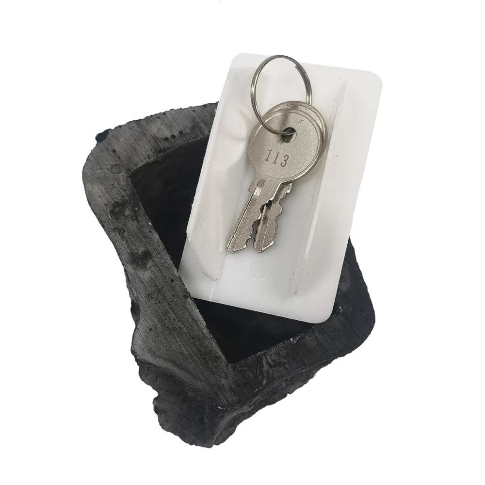 Hide in Plain Sight – Camouflage Rock Key Safe for Geocaching & Home Access