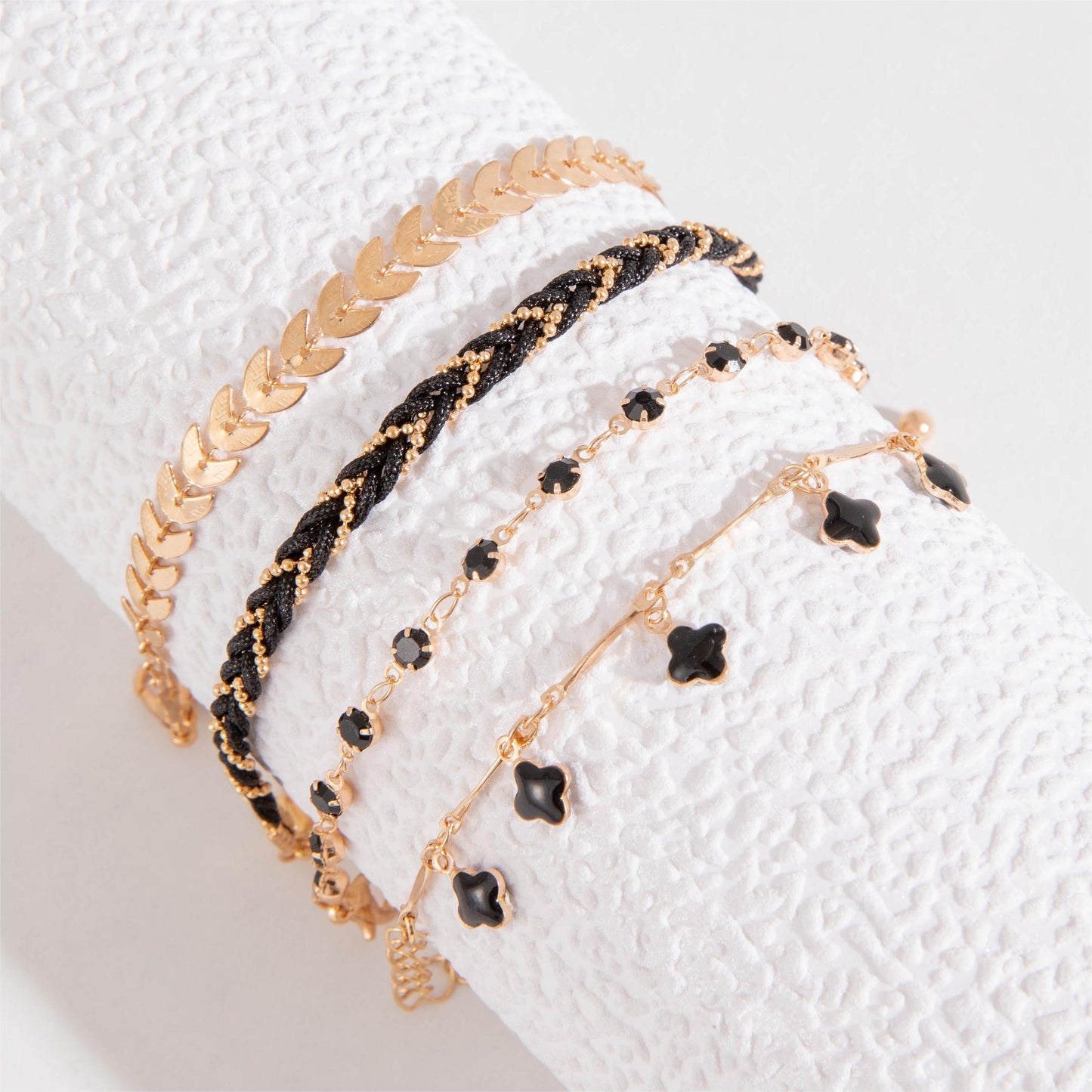 4-Piece Black Chain Bracelet Set – Hip Hop Style Zinc Alloy Thin Hand Chain Bracelets for Women, Trendy Jewelry Collection