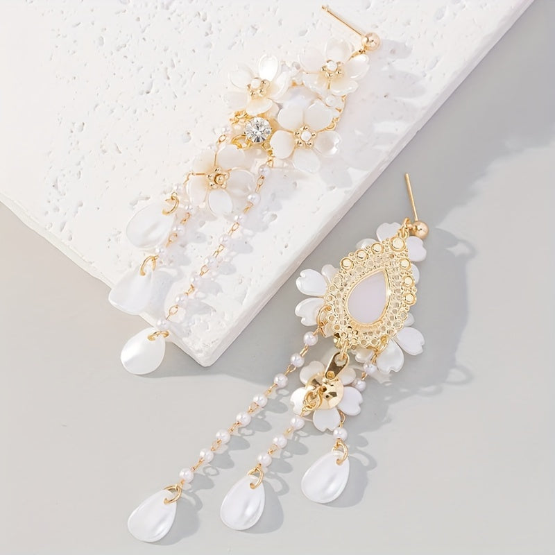 Exquisite White Flower Design Dangle Earrings