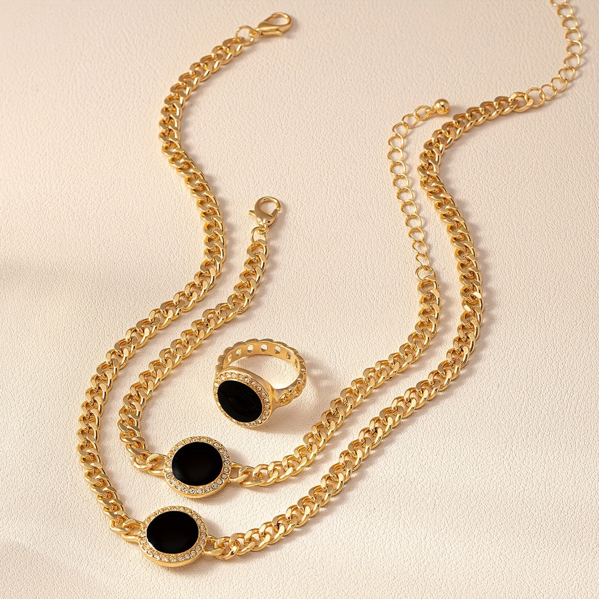 Simple and elegant black round necklace set