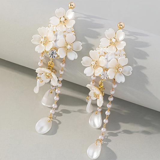 Exquisite White Flower Design Dangle Earrings