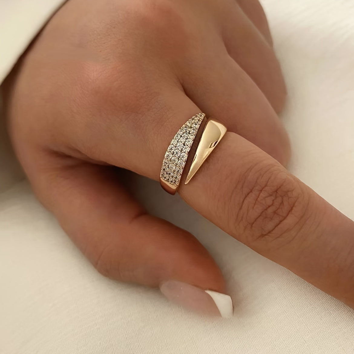 A Copper Inlaid Synthetic Zirconia Open Ring