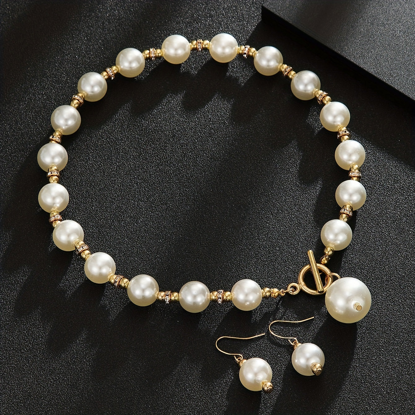 Faux Pearl Decor Necklace